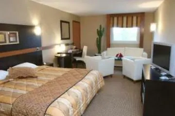 Hotel Courtyard by Marriott Paris Roissy Charles de Gaulle Airport à Le Mesnil-Amelot